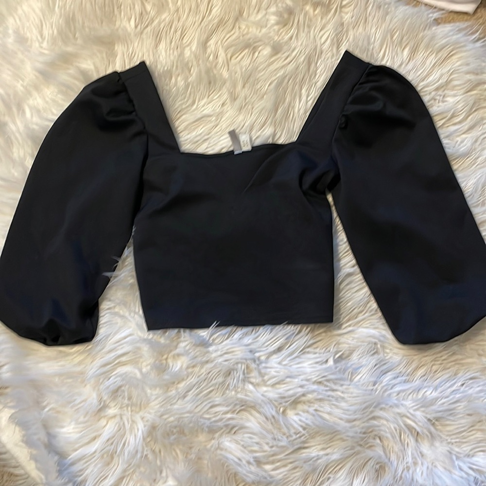 Black size 4 ASOS crop top with sweetheart neckline and gathered sleeves